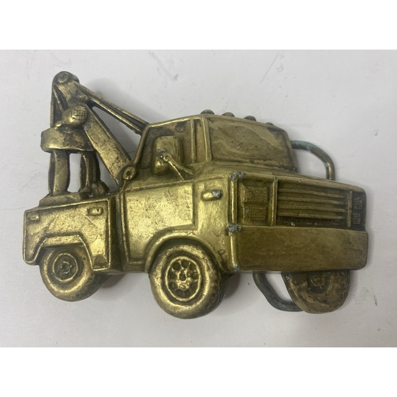 The Unbranded Brand Other - 1970s Brass Wrecker Tow Truck Belt Buckle Vintage Vehicle Equipment